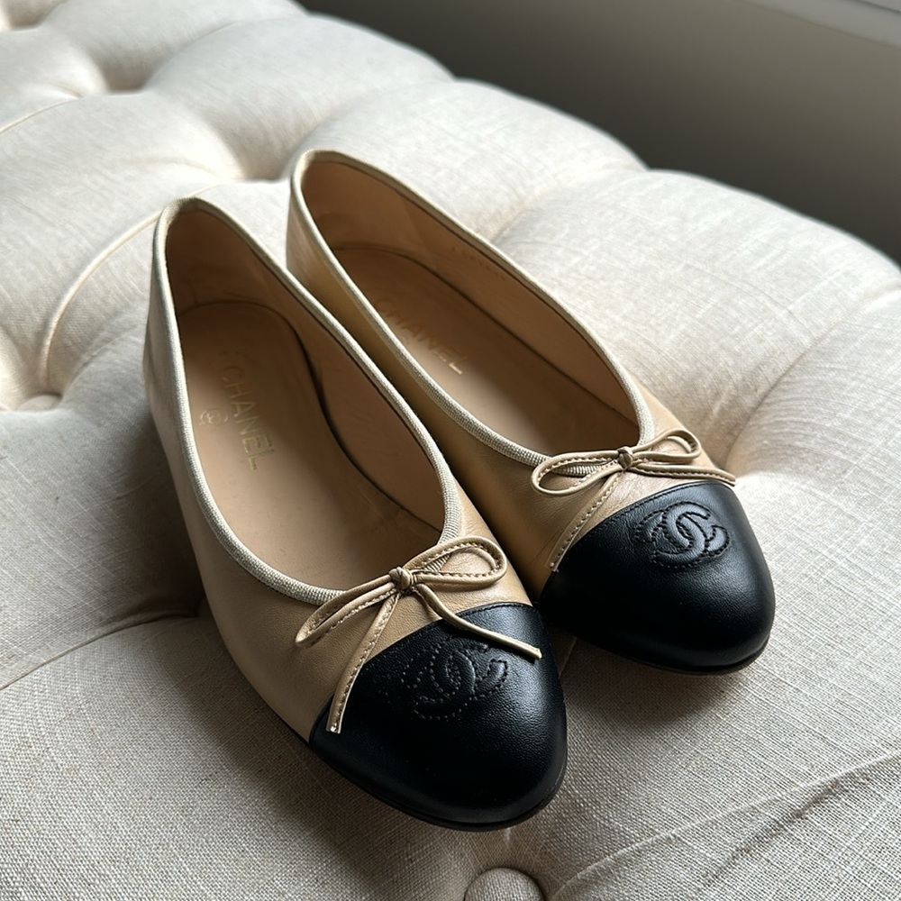 CHANEL Beige and Black Cap-Toe Ballet Flats